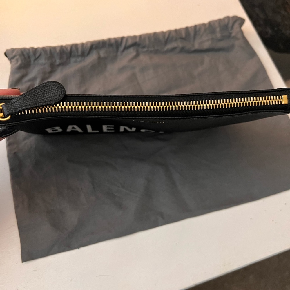 balenciaga clutch bag with dust bag - Picture 3 of 3